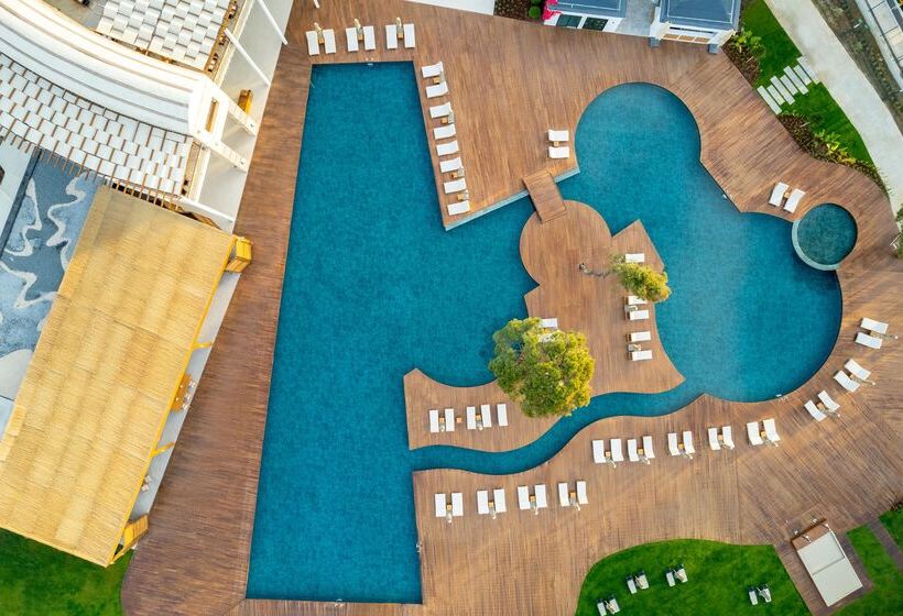 ホテル Rixos Park Belek, The Land of Legends Access