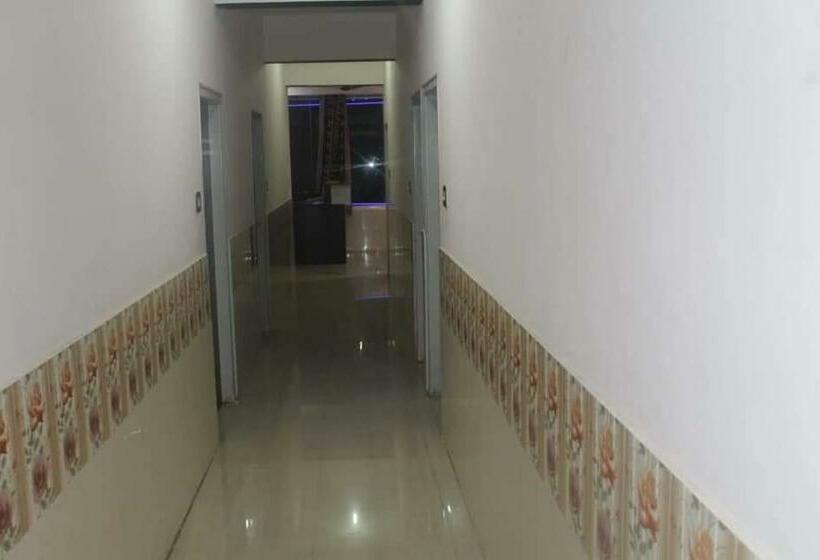 酒店 Royal Inn Lodge