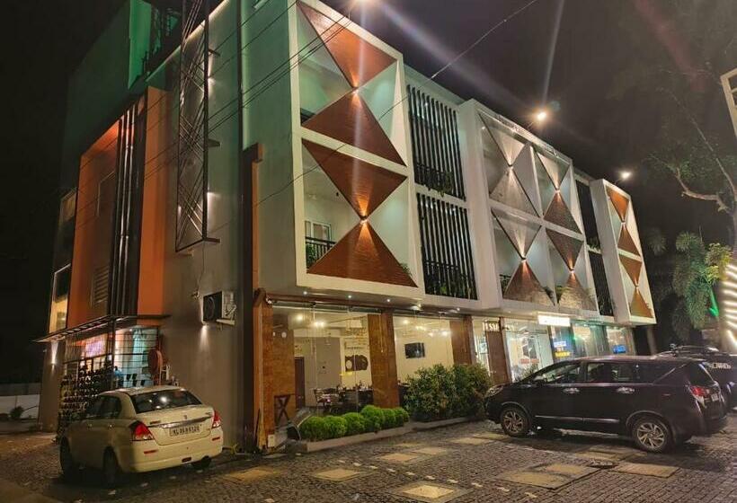 酒店 Royalton Residency