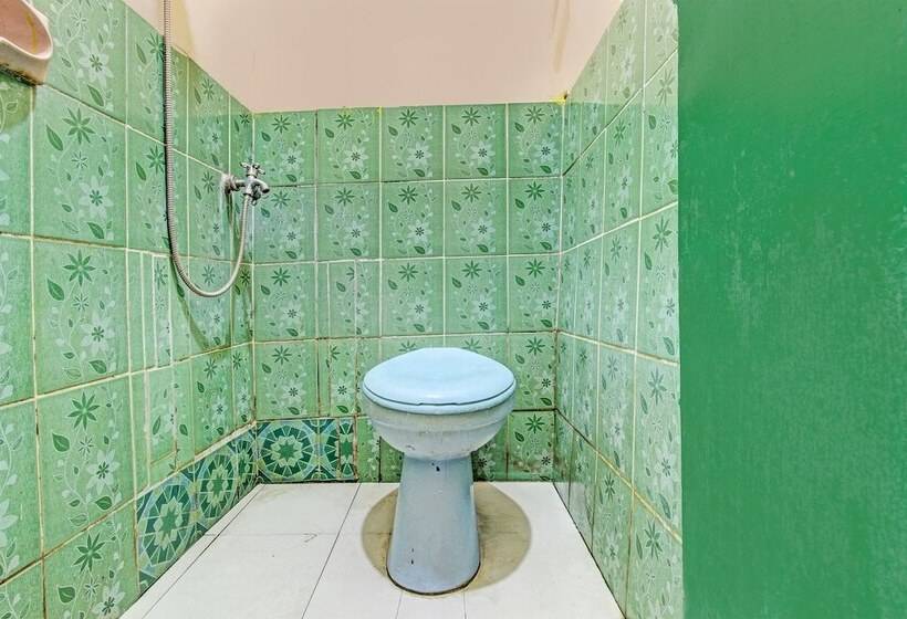 Spot On 92009 Hotel Indah Arum