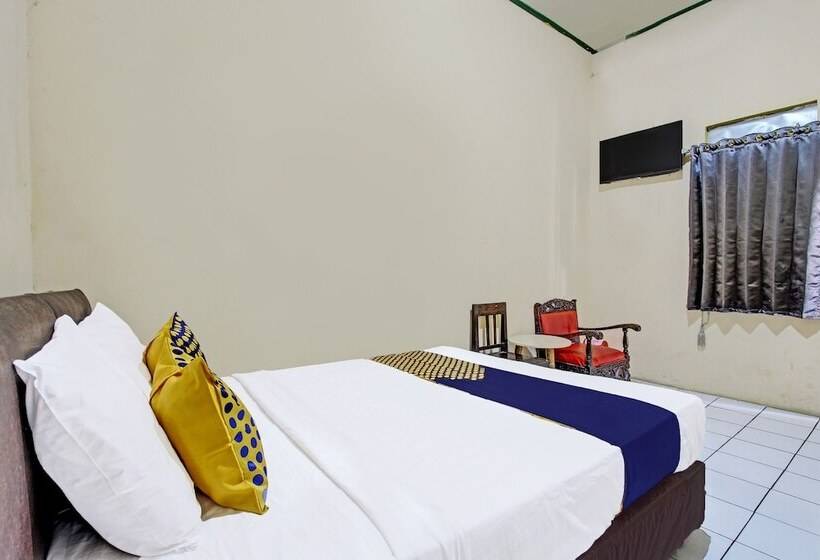 Spot On 92009 Hotel Indah Arum