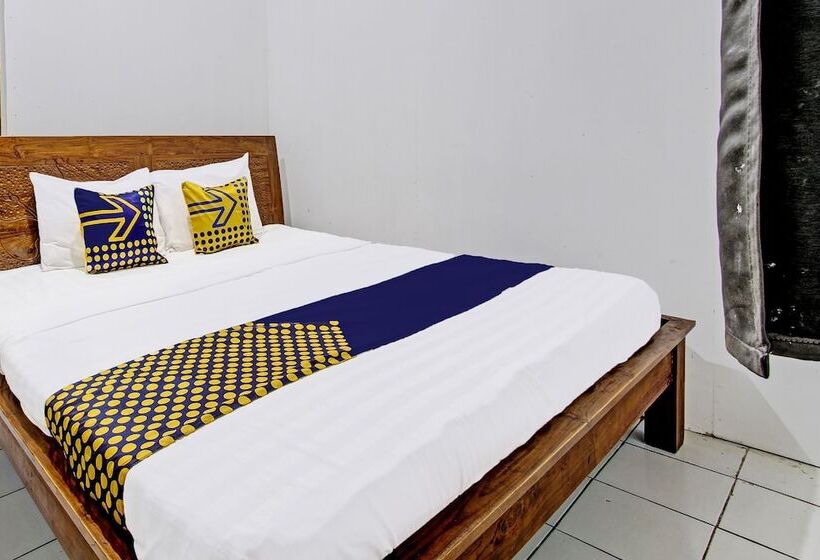 Spot On 92009 Hotel Indah Arum