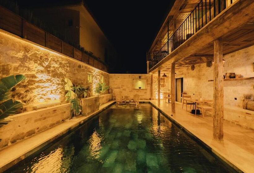 هتل Suare Alaçatı