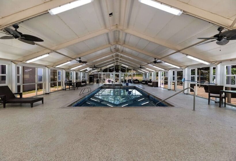 فندق Suburban Studios