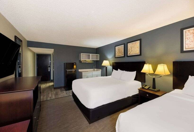 فندق Suburban Studios