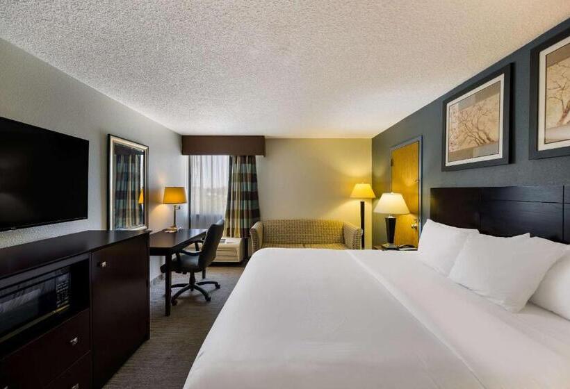 هتل Suburban Studios