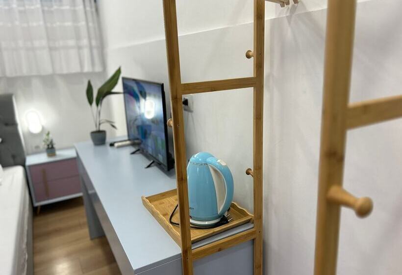 בית מלון כפרי Tirana Square