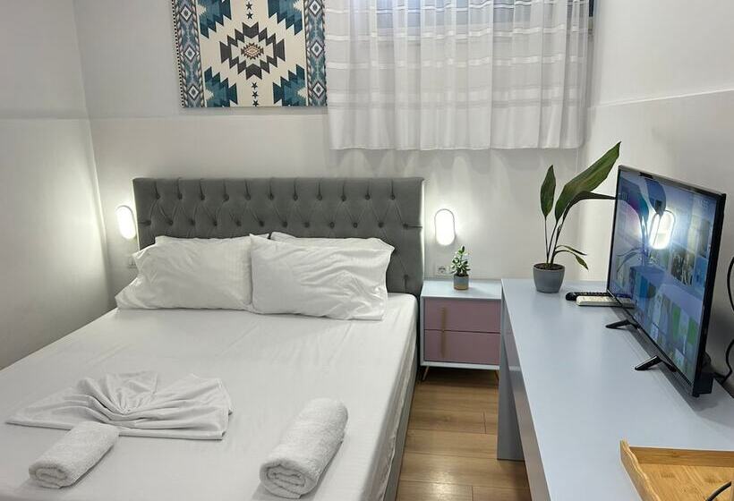 فندق Tirana Square