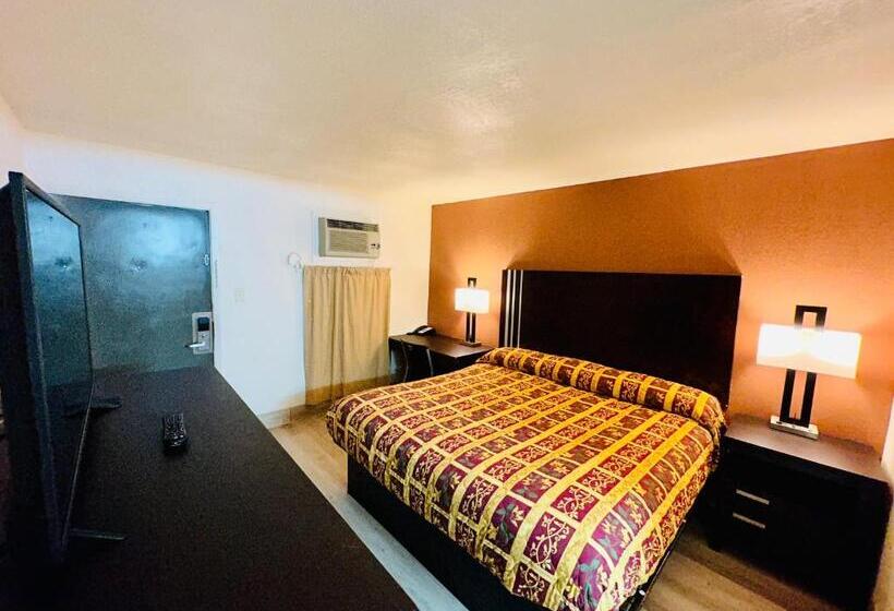 فندق على الطريق Economy Inn