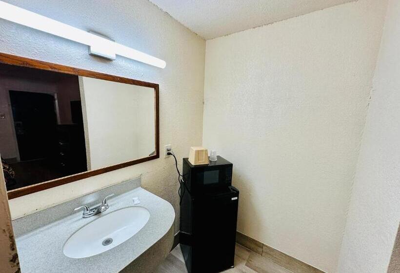 מוטל Economy Inn