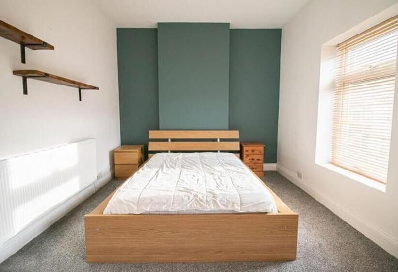 膳宿费 Burnaby S Home, By Home Host, Free On Street Parking