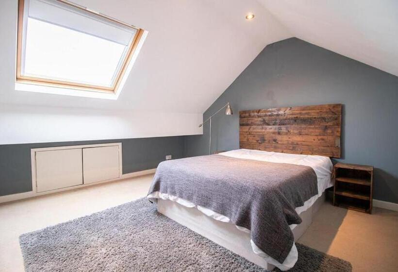 膳宿费 Burnaby S Home, By Home Host, Free On Street Parking