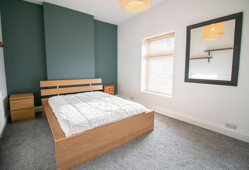 膳宿费 Burnaby S Home, By Home Host, Free On Street Parking