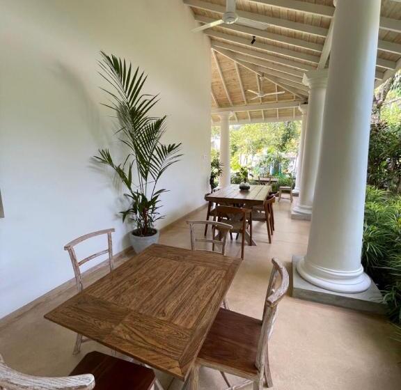 펜션 Claire Villa By Younger Villas & Resorts