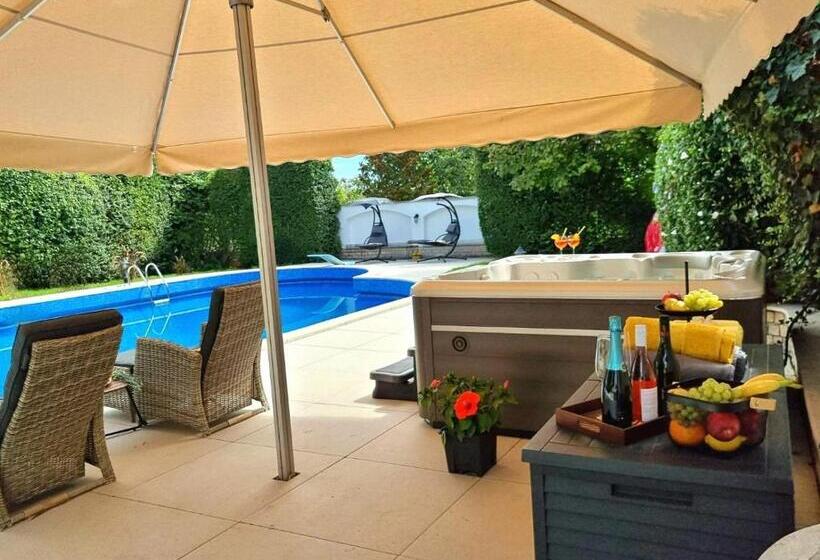 펜션 Füge Villa Luxury & Wellness