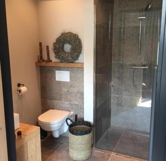 پانسیون Gastenverblijf Bie Zus