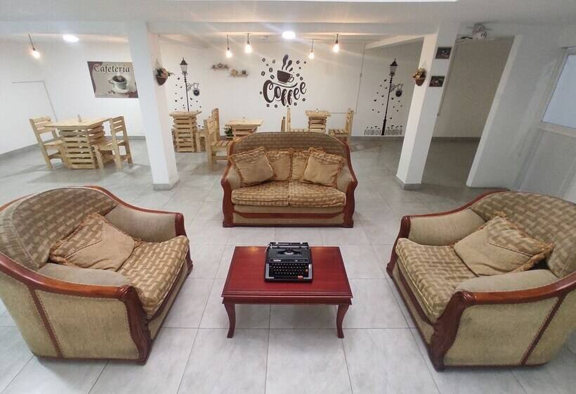 פנסיון Altamira Suites   Ibarra