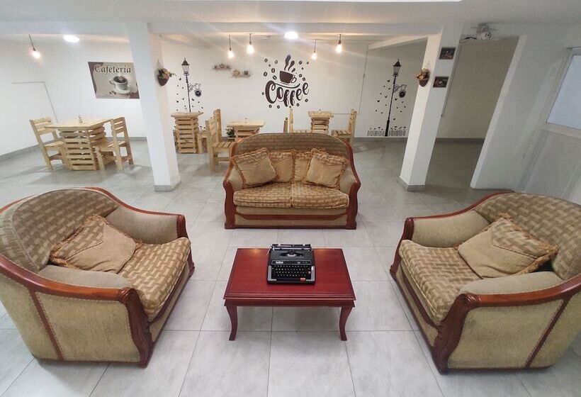 פנסיון Altamira Suites   Ibarra