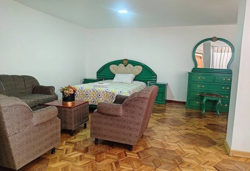 פנסיון Altamira Suites   Ibarra