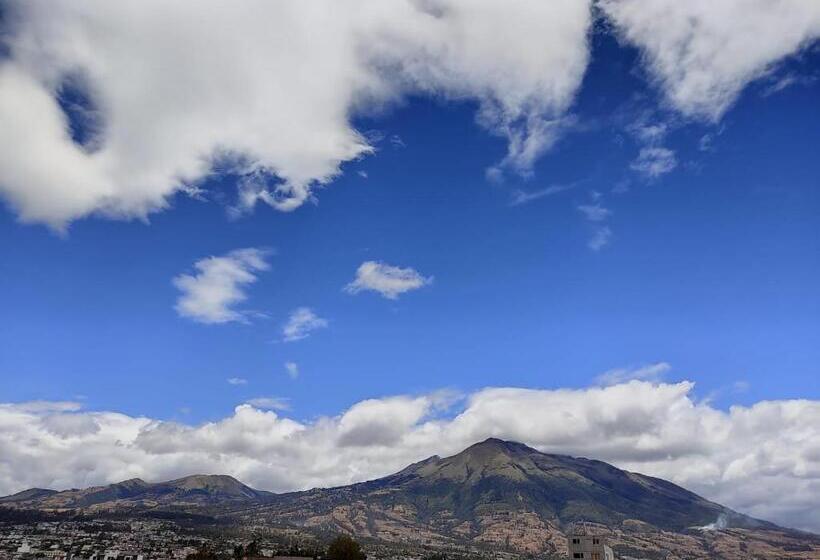 פנסיון Altamira Suites   Ibarra