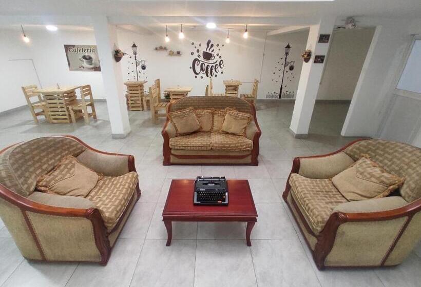 פנסיון Altamira Suites   Ibarra