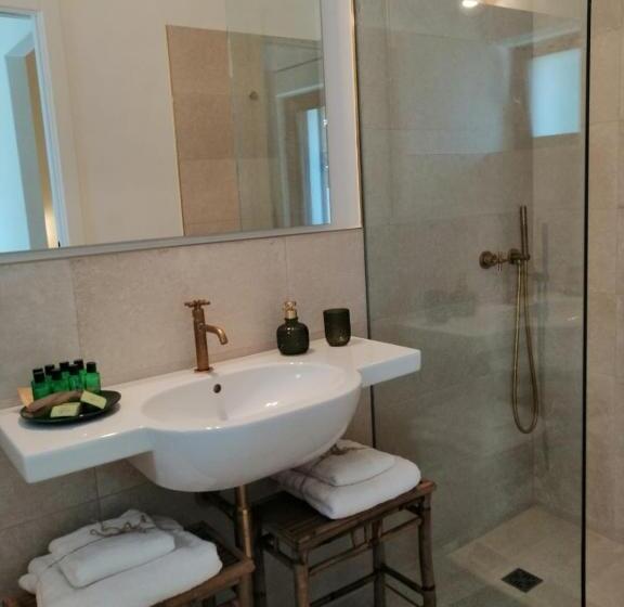 פנסיון Intornoalnoce Suites