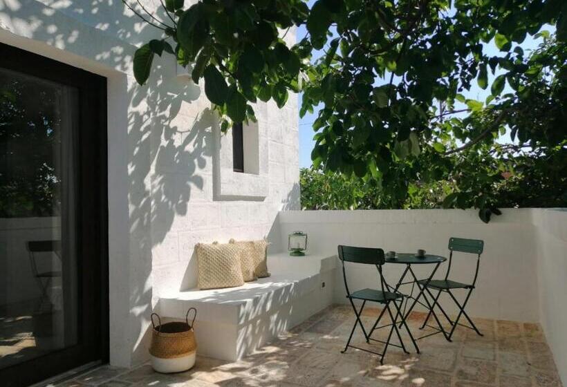 פנסיון Intornoalnoce Suites