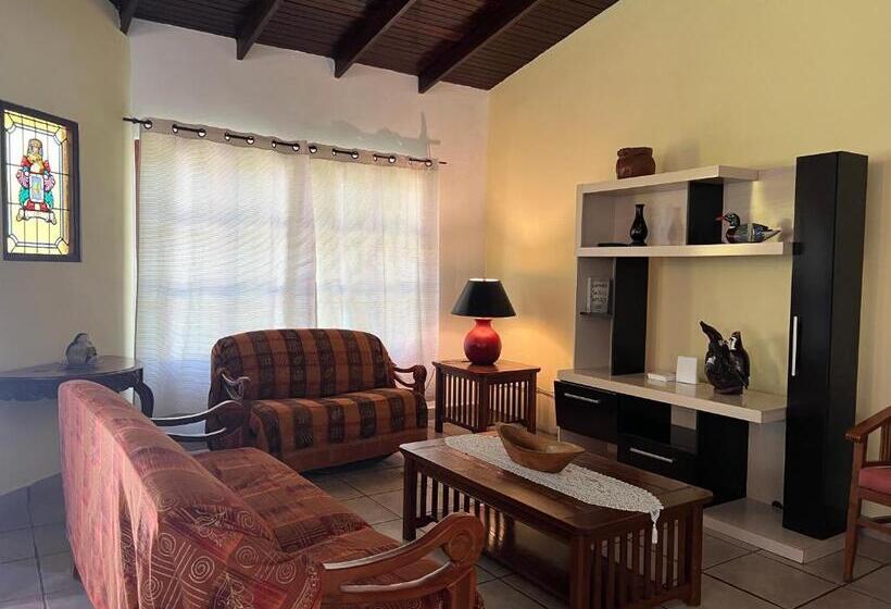 بنسيون La Casa De Los Patos