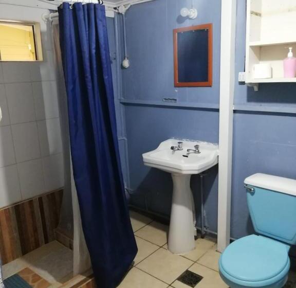 بنسيون Laura Hostal