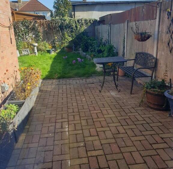 بنسيون Mesa Property Services