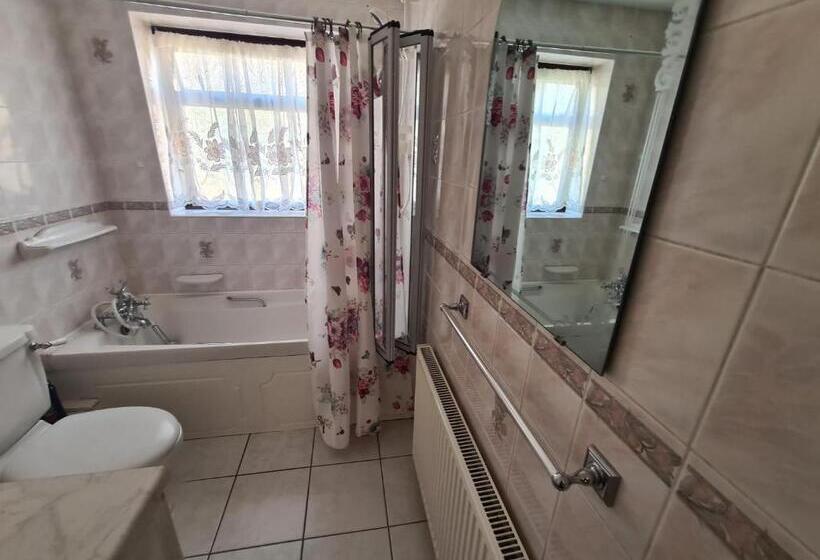 بنسيون Mesa Property Services