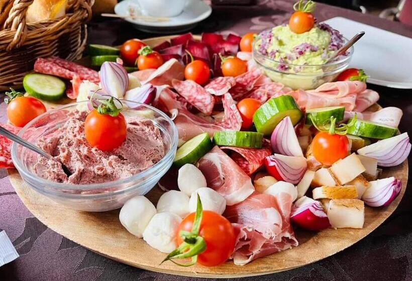 Пансион Pastravaria Rin