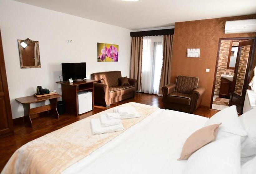 Пансион Pastravaria Rin