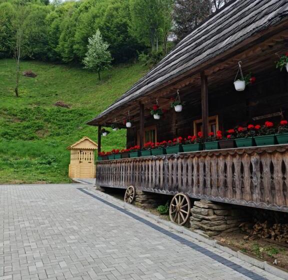 Пансион Pastravaria Rin