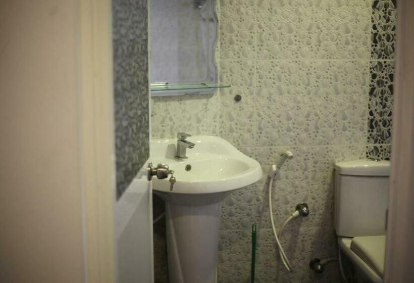 Пансион Thushari Villa