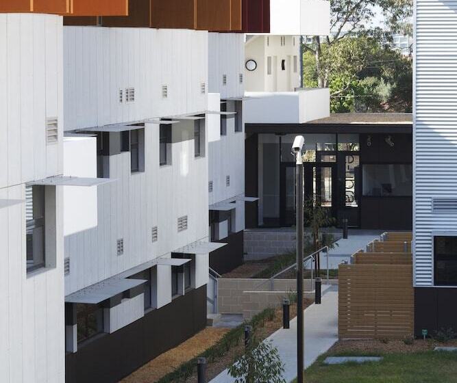הוסטל Western Sydney University Village  Parramatta Campus