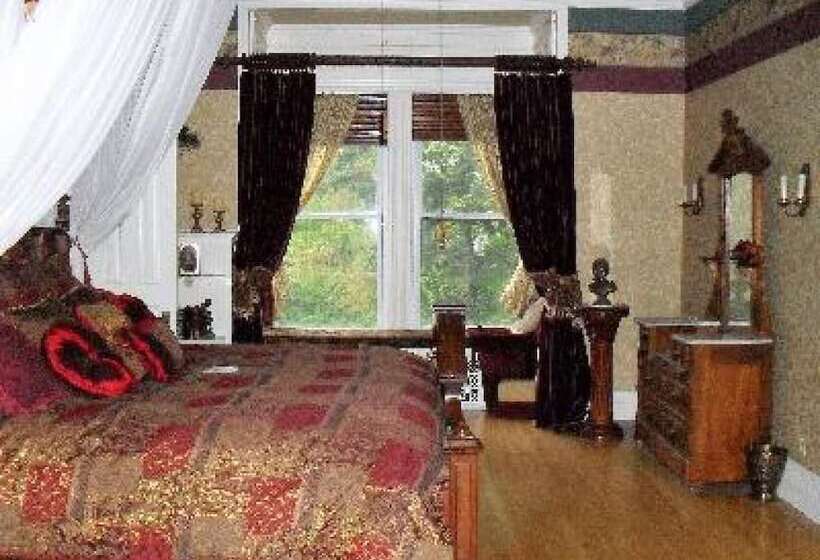 Alexander Mansion Bed & Breakfast