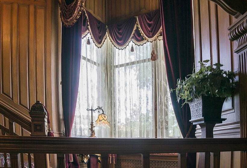 Alexander Mansion Bed & Breakfast