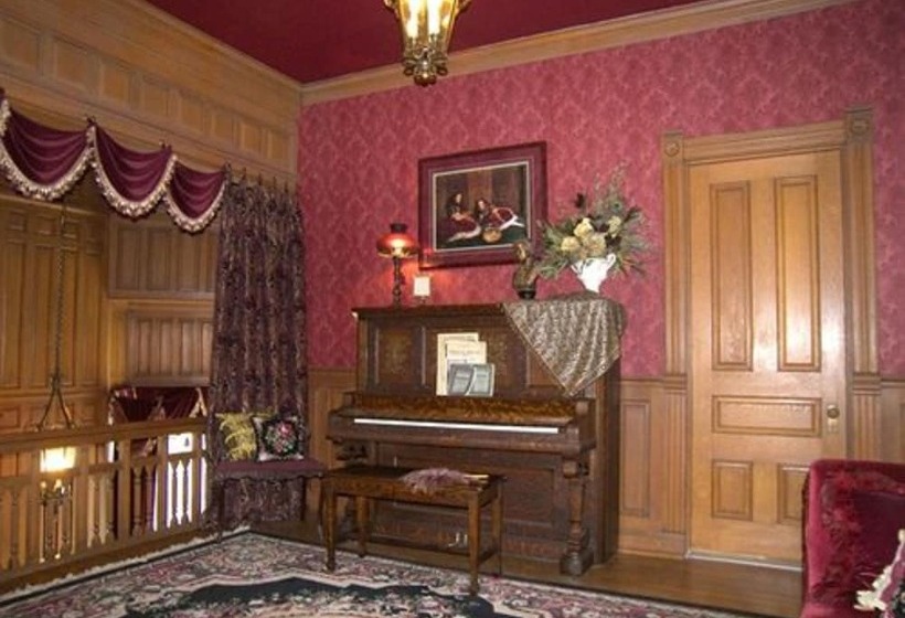 Alexander Mansion Bed & Breakfast