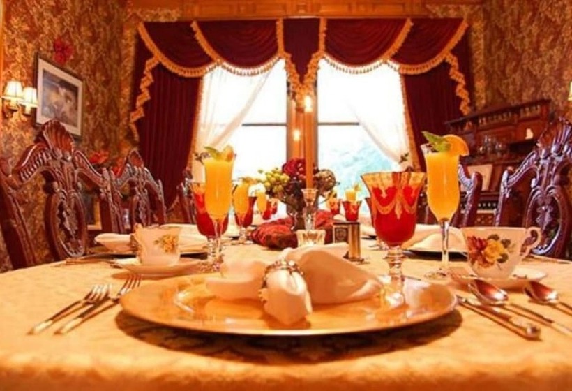 Alexander Mansion Bed & Breakfast