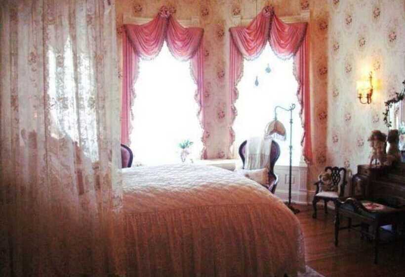 Alexander Mansion Bed & Breakfast