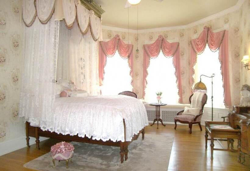 Alexander Mansion Bed & Breakfast
