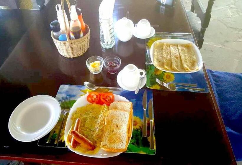 Bahari Dhow Beach Villas