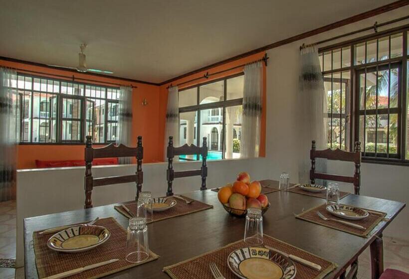 Bahari Dhow Beach Villas