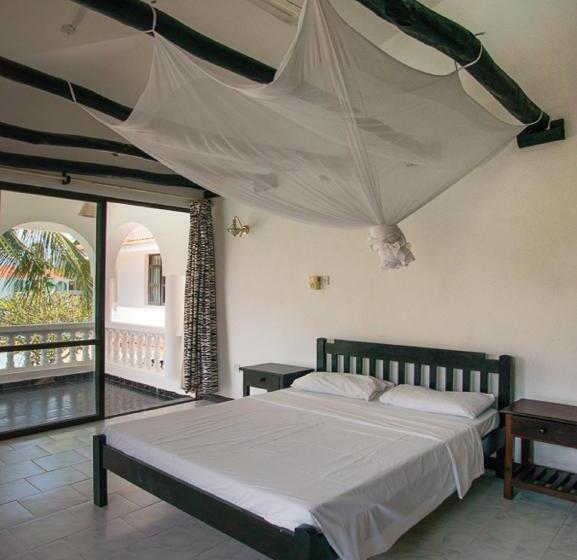 Bahari Dhow Beach Villas