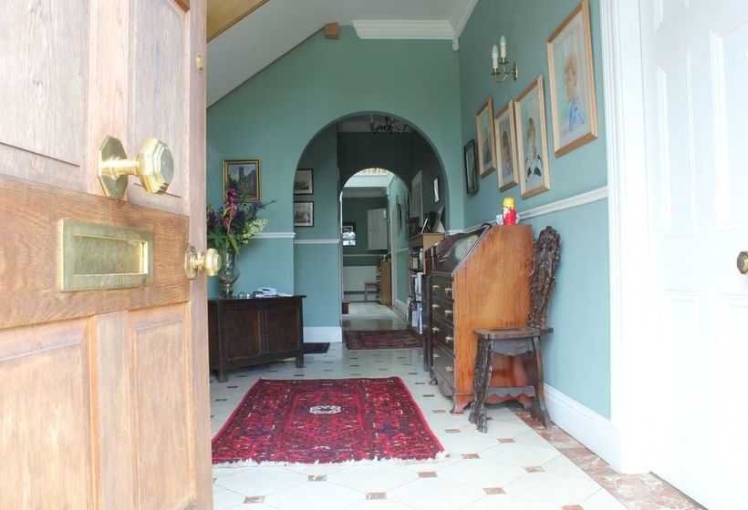 Bed and Breakfast Austons Down