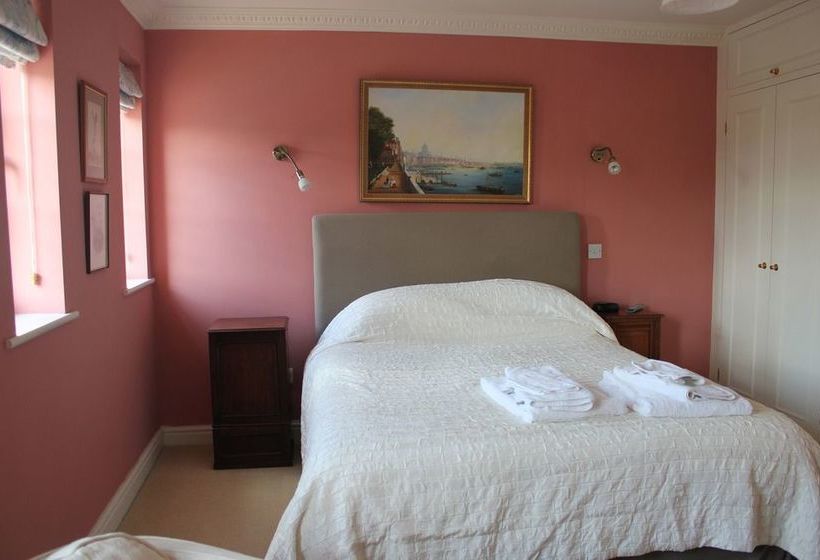 Bed and Breakfast Austons Down