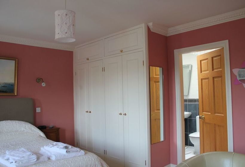 Bed and Breakfast Austons Down