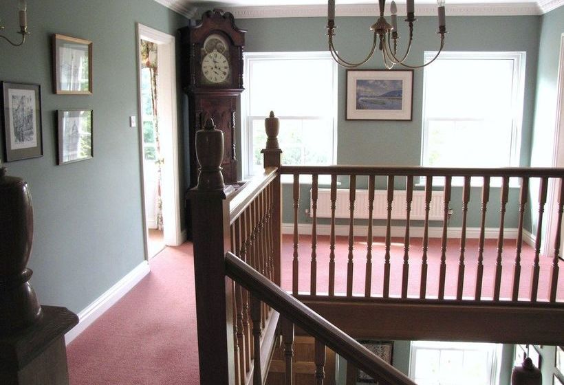 Bed and Breakfast Austons Down