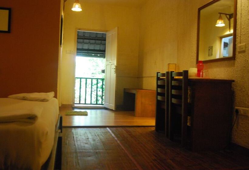 تختخواب و صبحانه Green Spaces Munnar